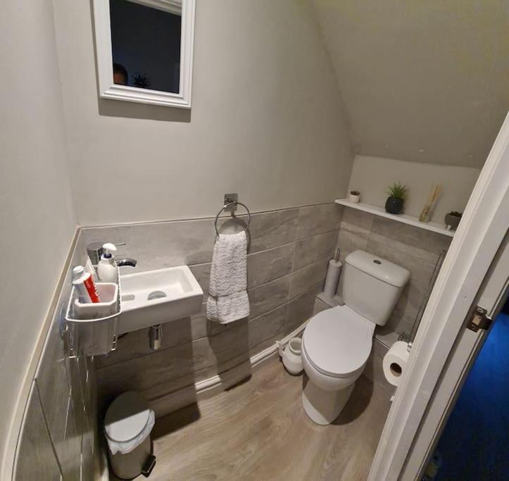 Stunning Holiday Home. Free Parking. Manchester Dış mekan fotoğraf