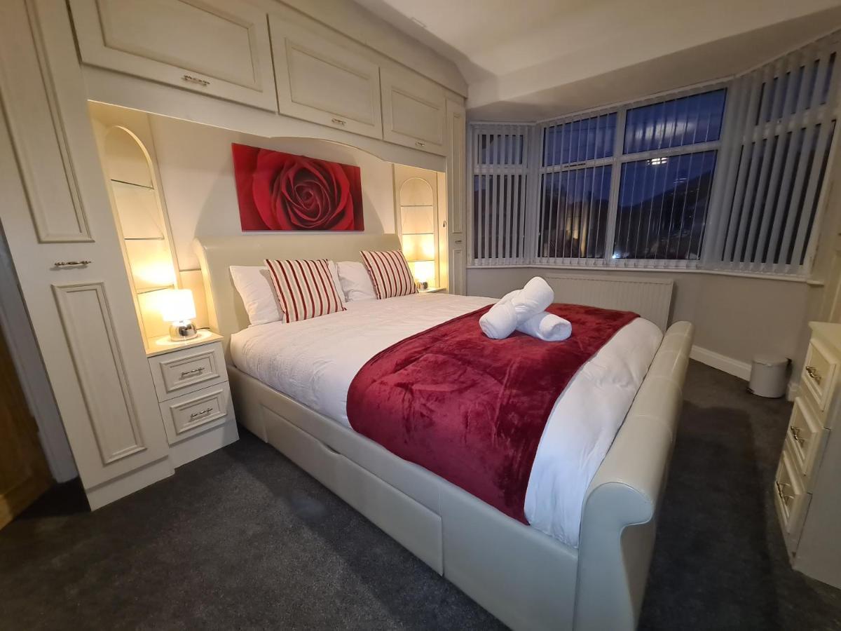 Stunning Holiday Home. Free Parking. Manchester Dış mekan fotoğraf