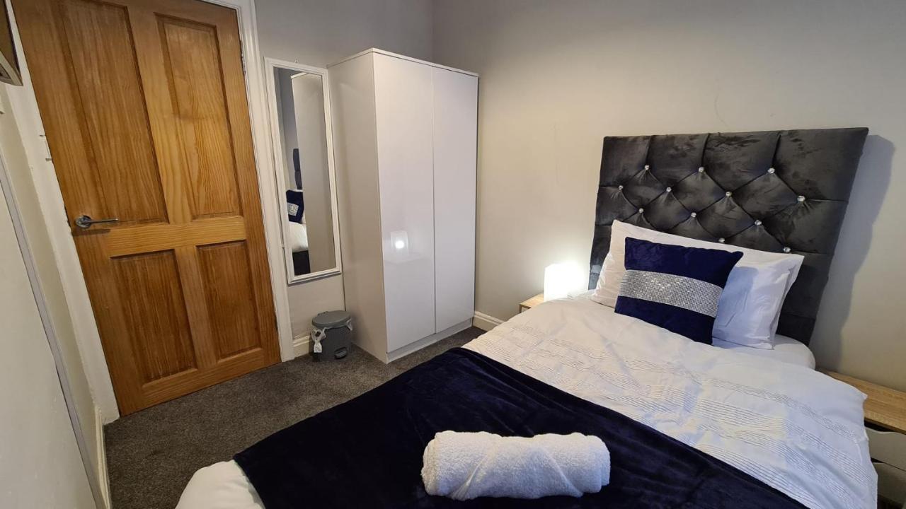 Stunning Holiday Home. Free Parking. Manchester Dış mekan fotoğraf