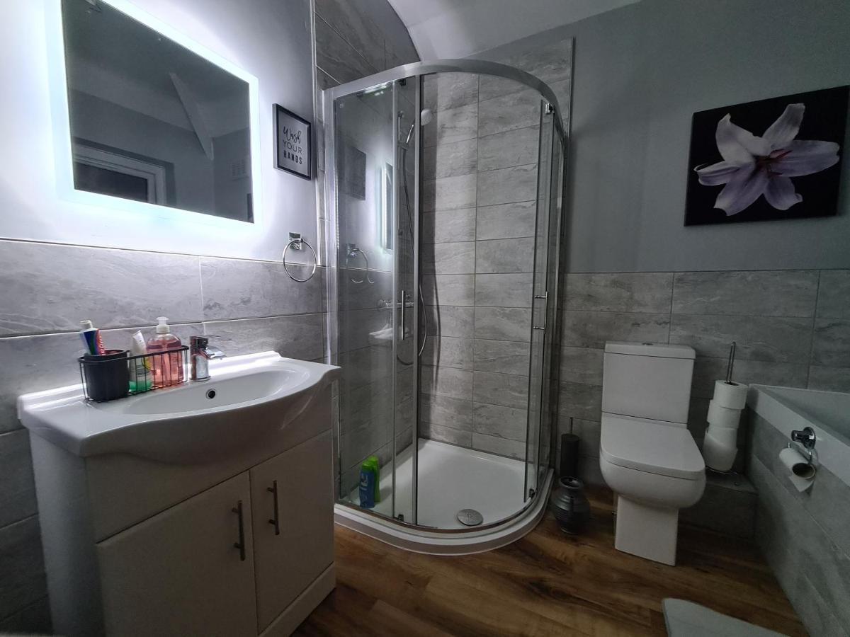 Stunning Holiday Home. Free Parking. Manchester Dış mekan fotoğraf